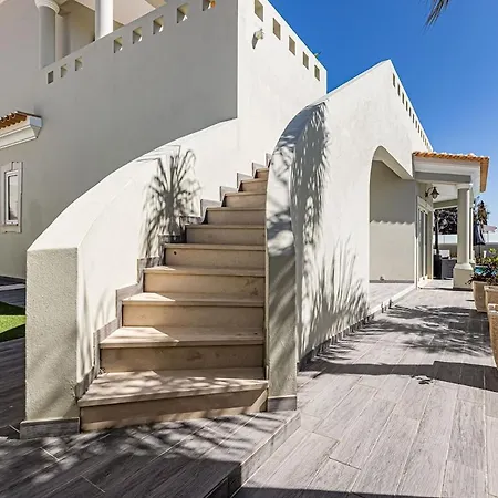 Villa Quiet Near The Beach, Opcional Heated Pool