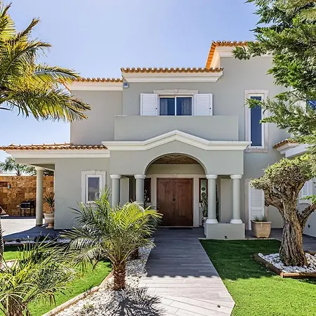 Quiet Near The Beach, Opcional Heated Pool