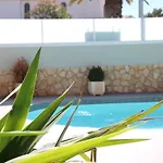 Quiet Near The Beach, Opcional Heated Pool *